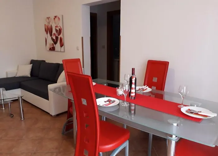 Lean Apartment